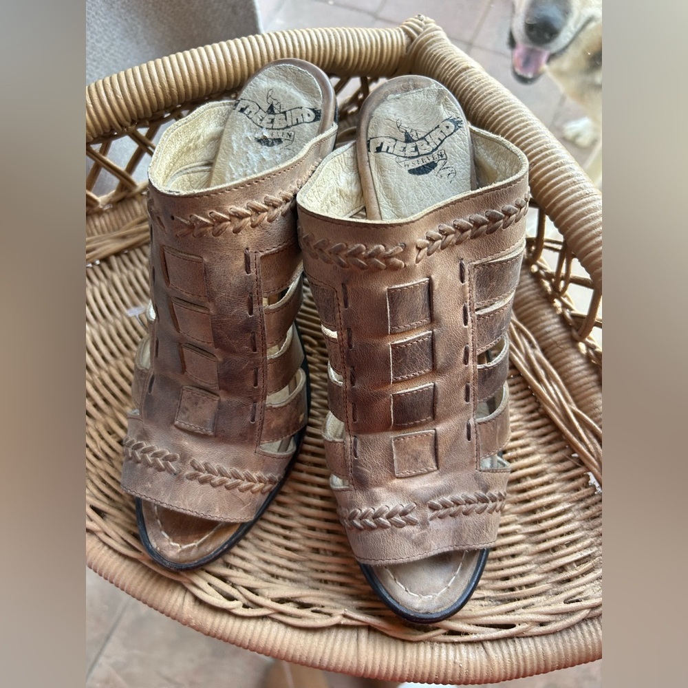 Freebird by Steven size 8 Brown Leather Sandals Vultr Vulture mule sandals heel